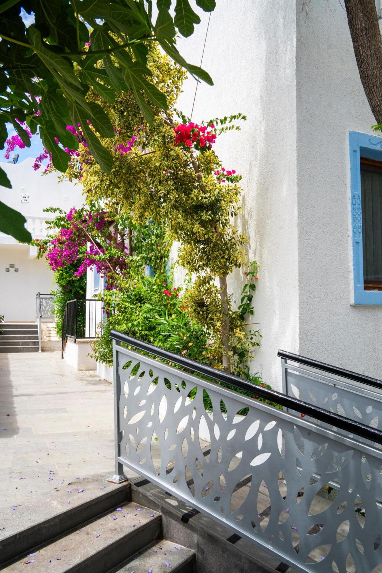 Otel Manuela Boutique 3*