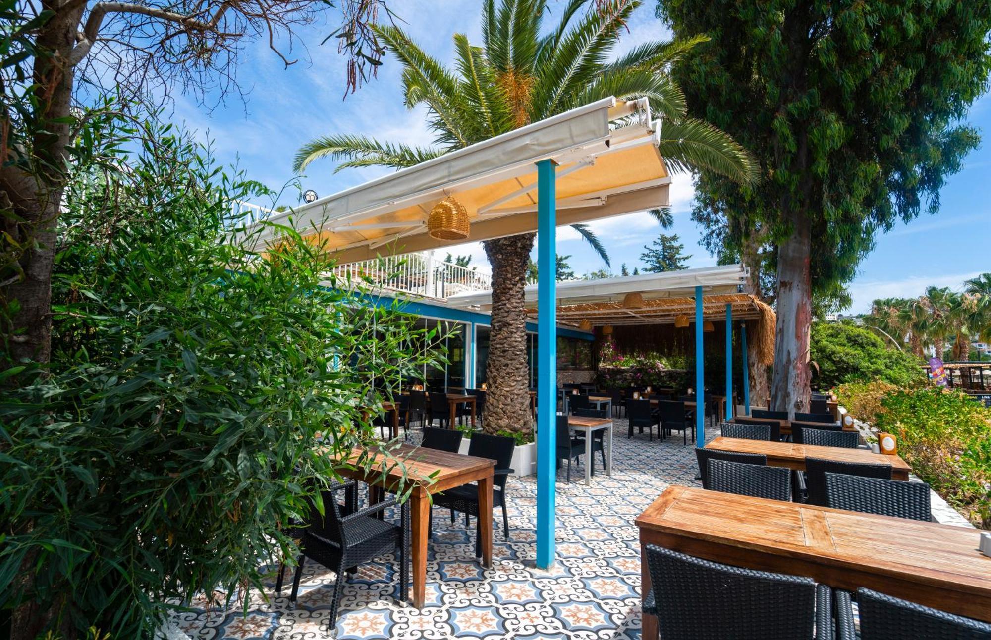 Manuela Boutique 3*